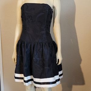 Jessica McClintock short black strapless 10 dance